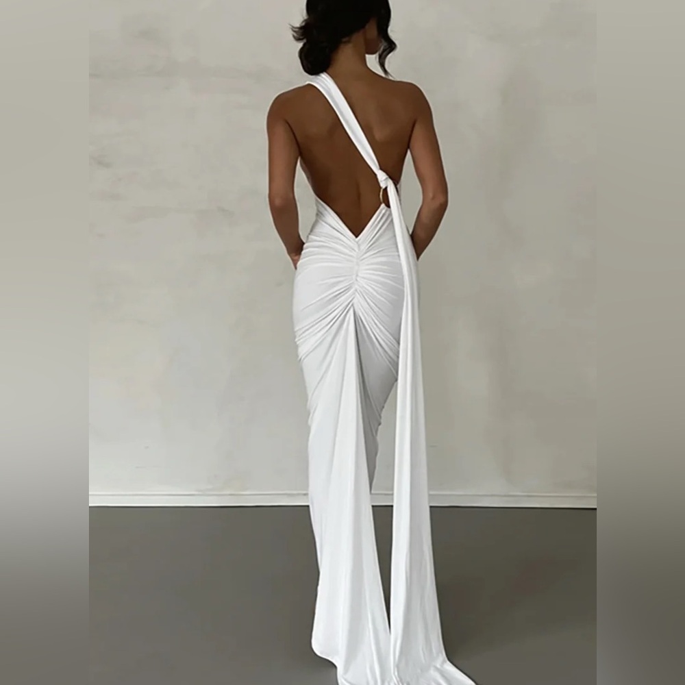 White backless with gold ring detail formal dresss